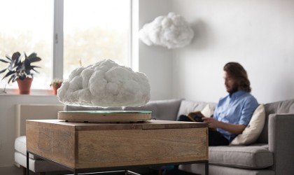 The levitating cloud speaker